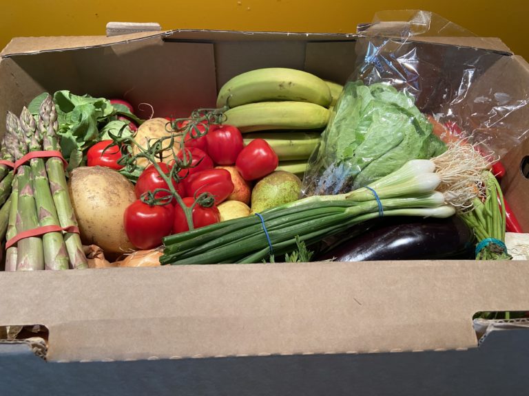 Fresh local and seasonal fruit and vegetable boxes Simply Delicious